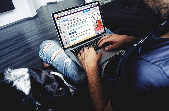 Muž za Notebook-m.jpg
