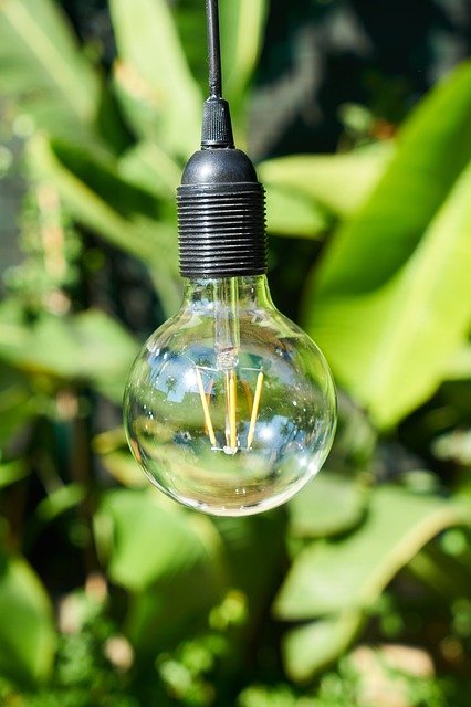 lamp-3737119_640